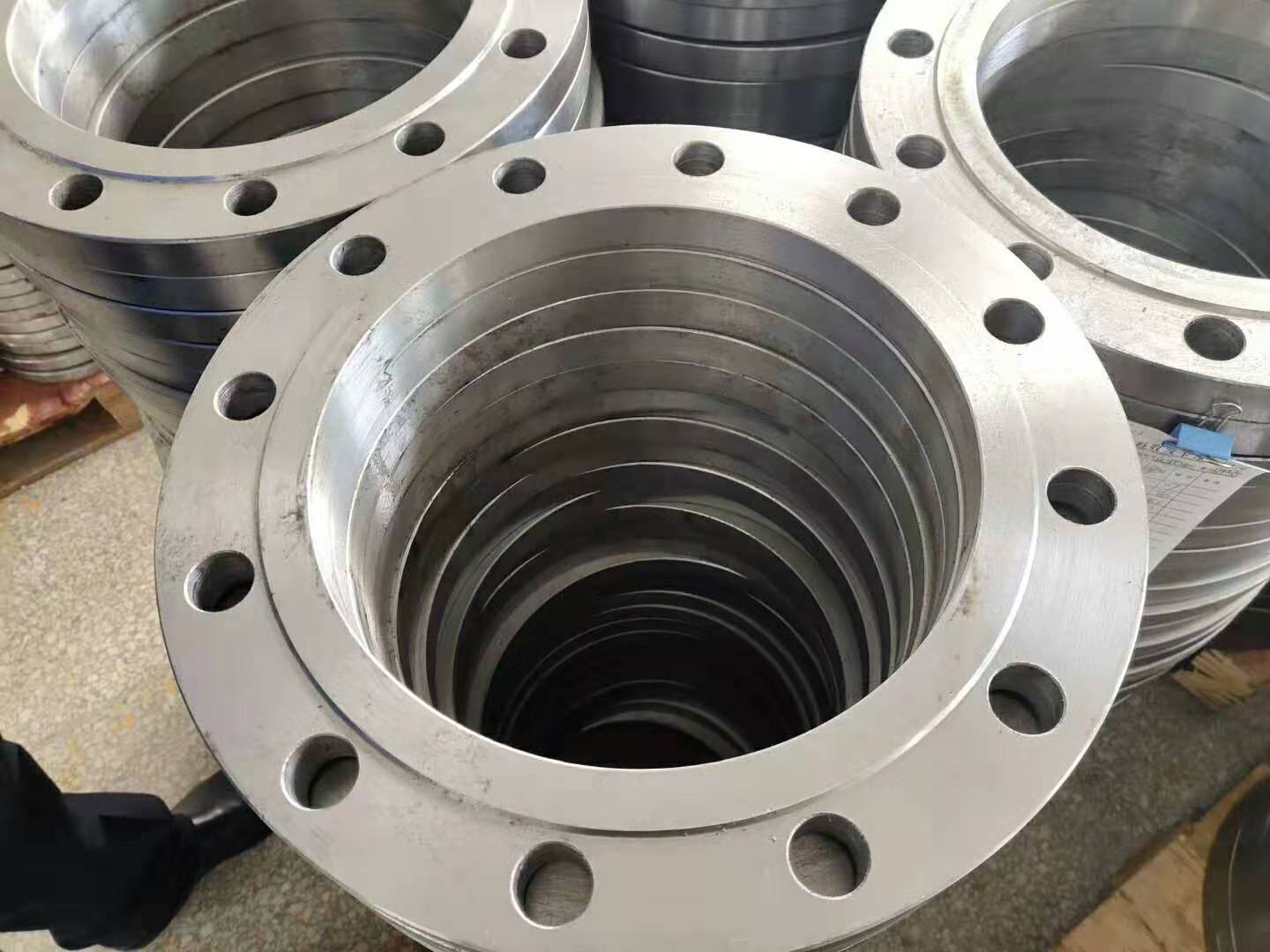 對(duì)焊法蘭正確的安裝順序: