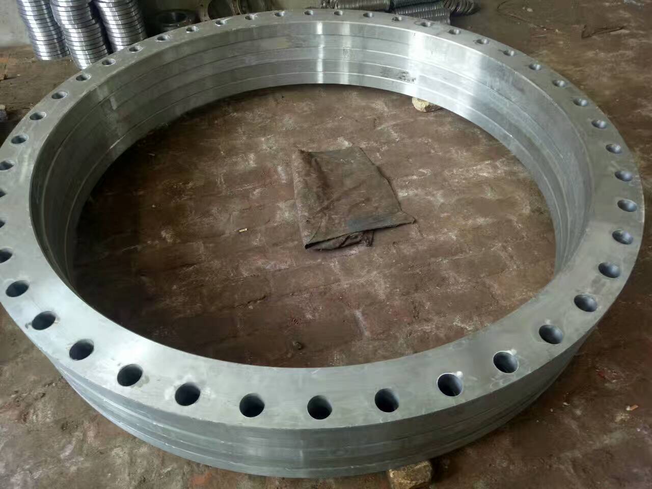 怎樣區(qū)別鑄和鍛打法蘭；